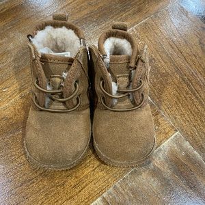 baby ugg boots size 2/3
